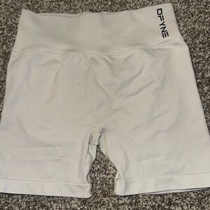 DFYNE OG Dynamic Shorts | 4.5” Cream and White Size S